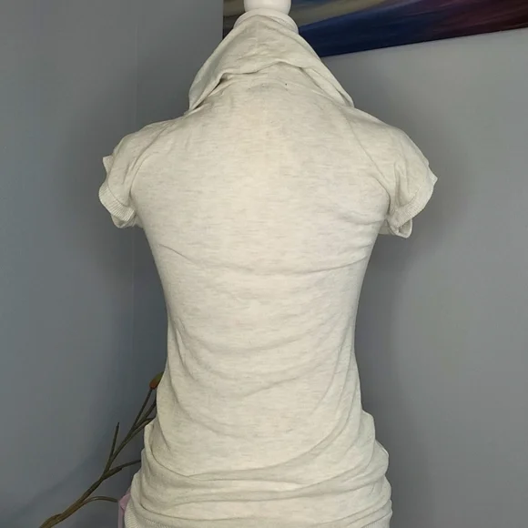 Women's Top - Picture 3 of 7